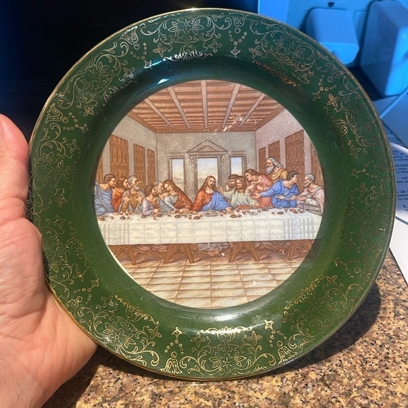 STUNNING VTG NAUTILUS USA GOLD ON GREEN TRIM JESUS PORTRAIT - Picture 2 of 8